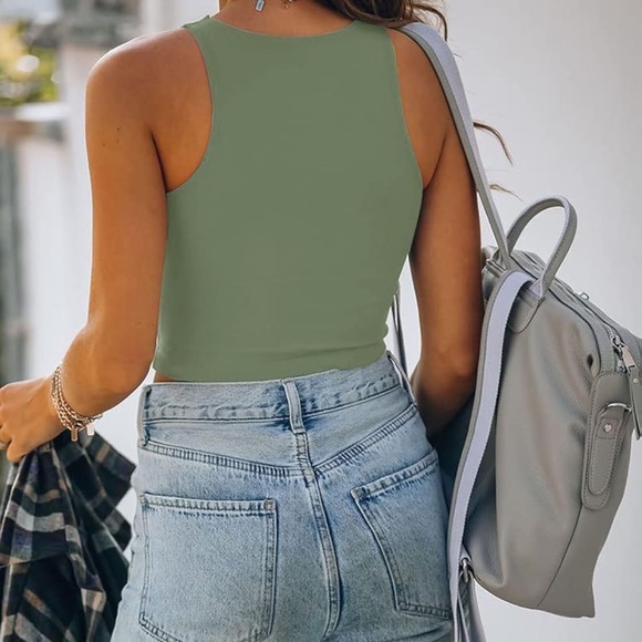 ReoRia Seamless High Neck Double Lined Basic Tank Top - Picture 4 of 8